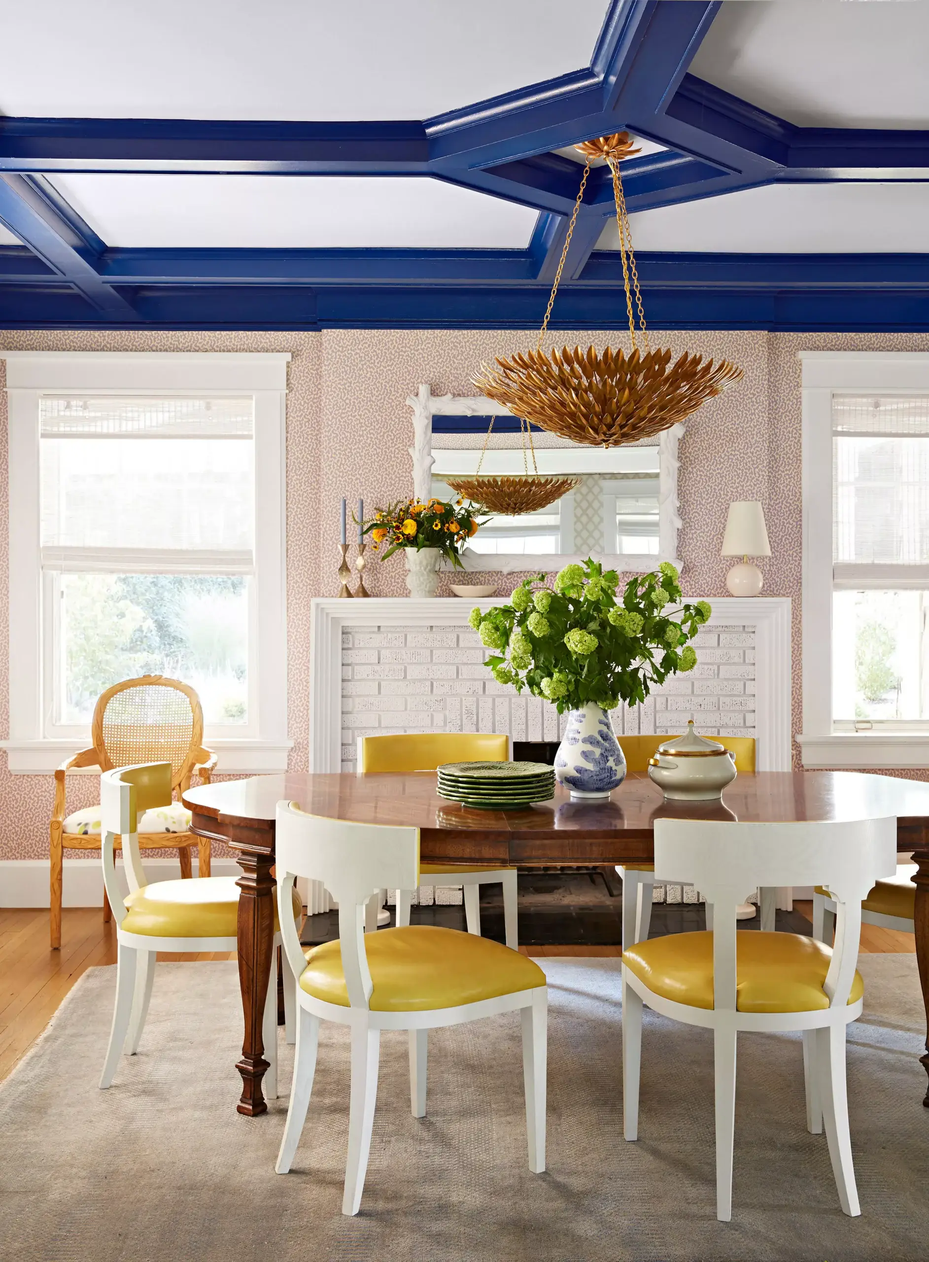 The Maximalist Ceiling Trend: 20 Ideas to Transform Your Interior