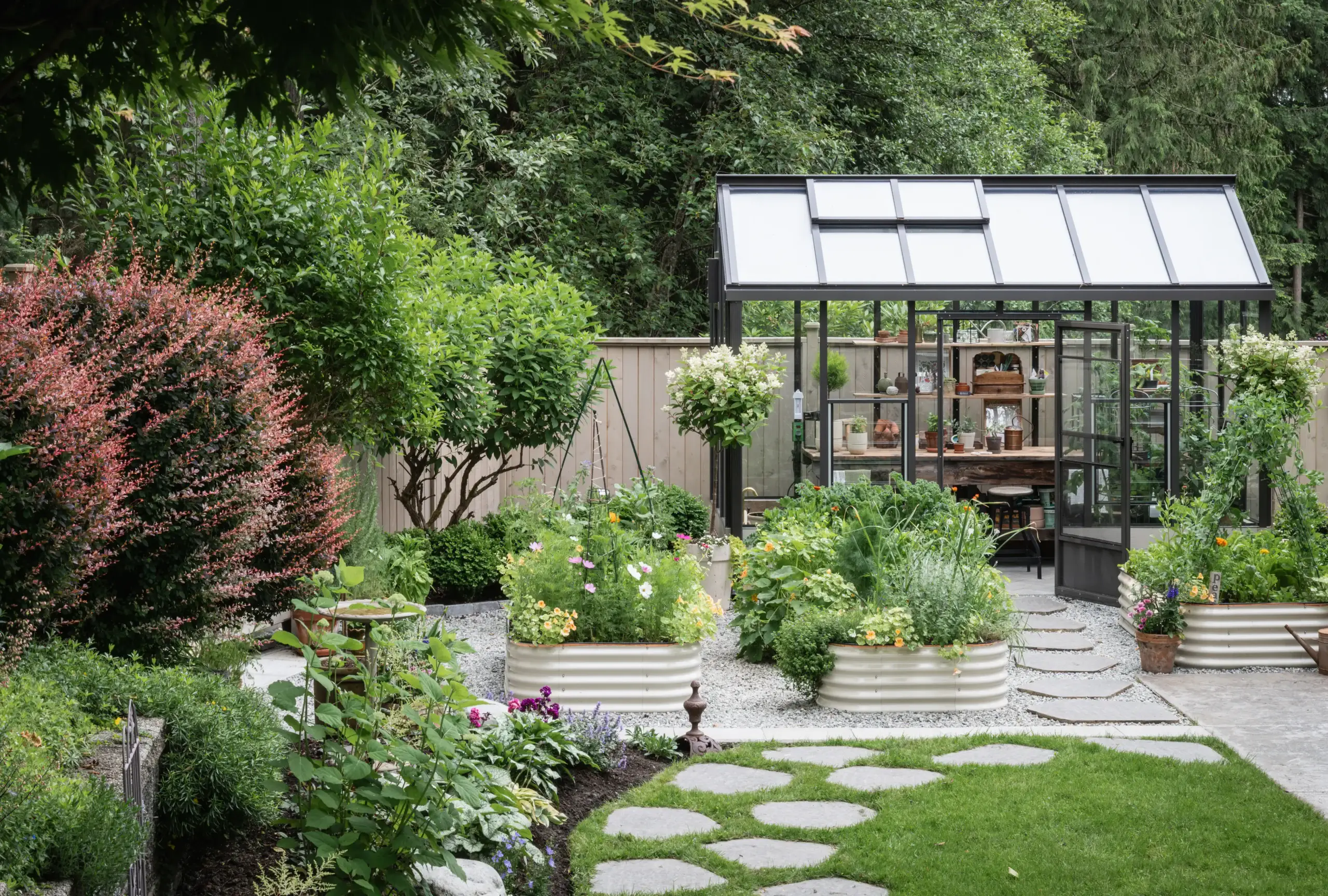6 Smart Ways to Save Space in a Small Vegetable Garden